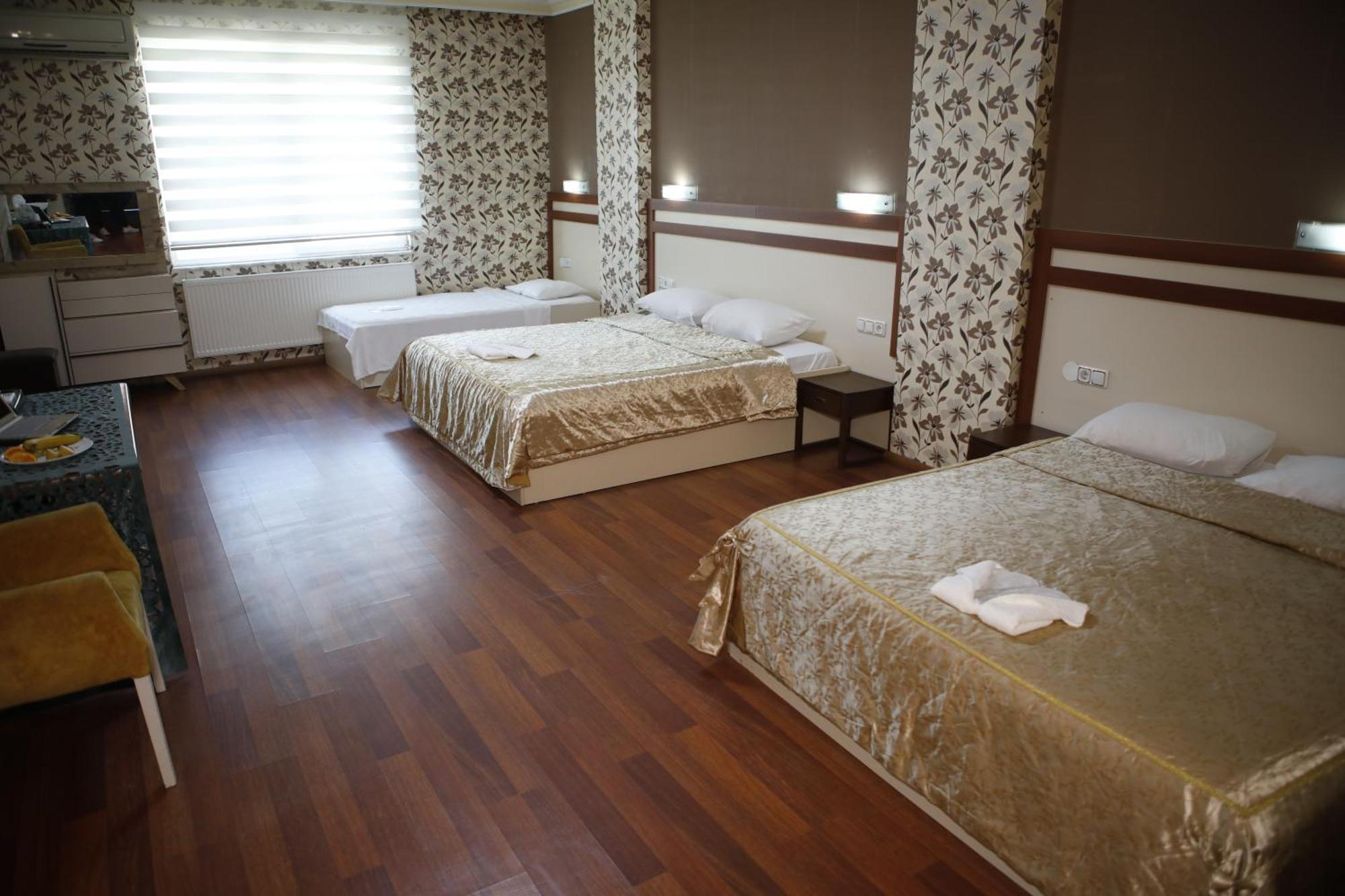 Safir Hotels Сіліврі Екстер'єр фото