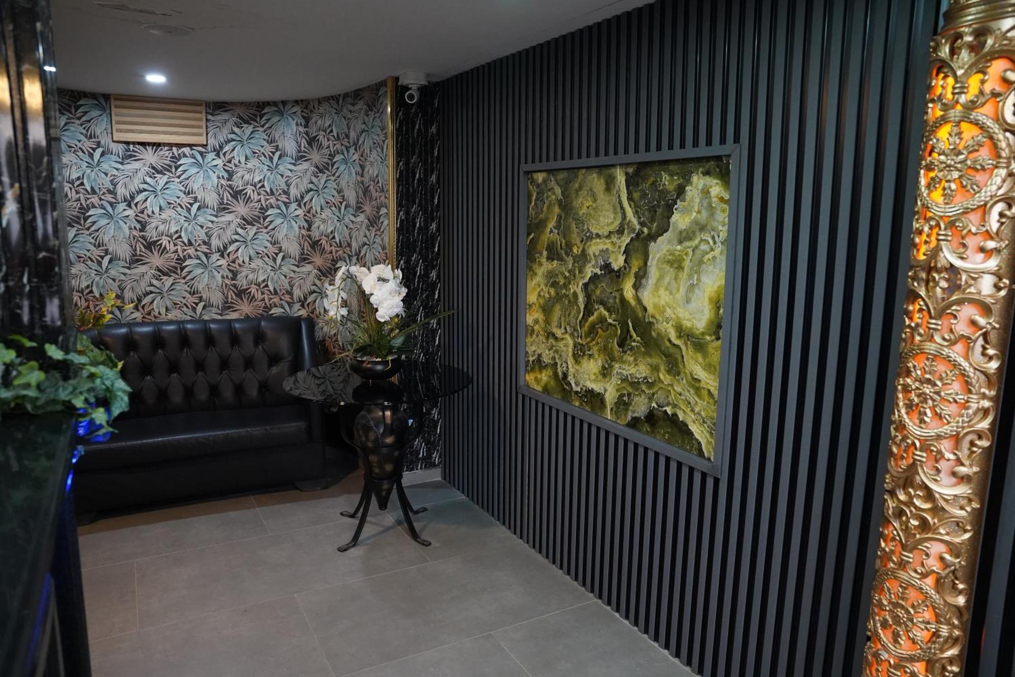 Safir Hotels Сіліврі Екстер'єр фото
