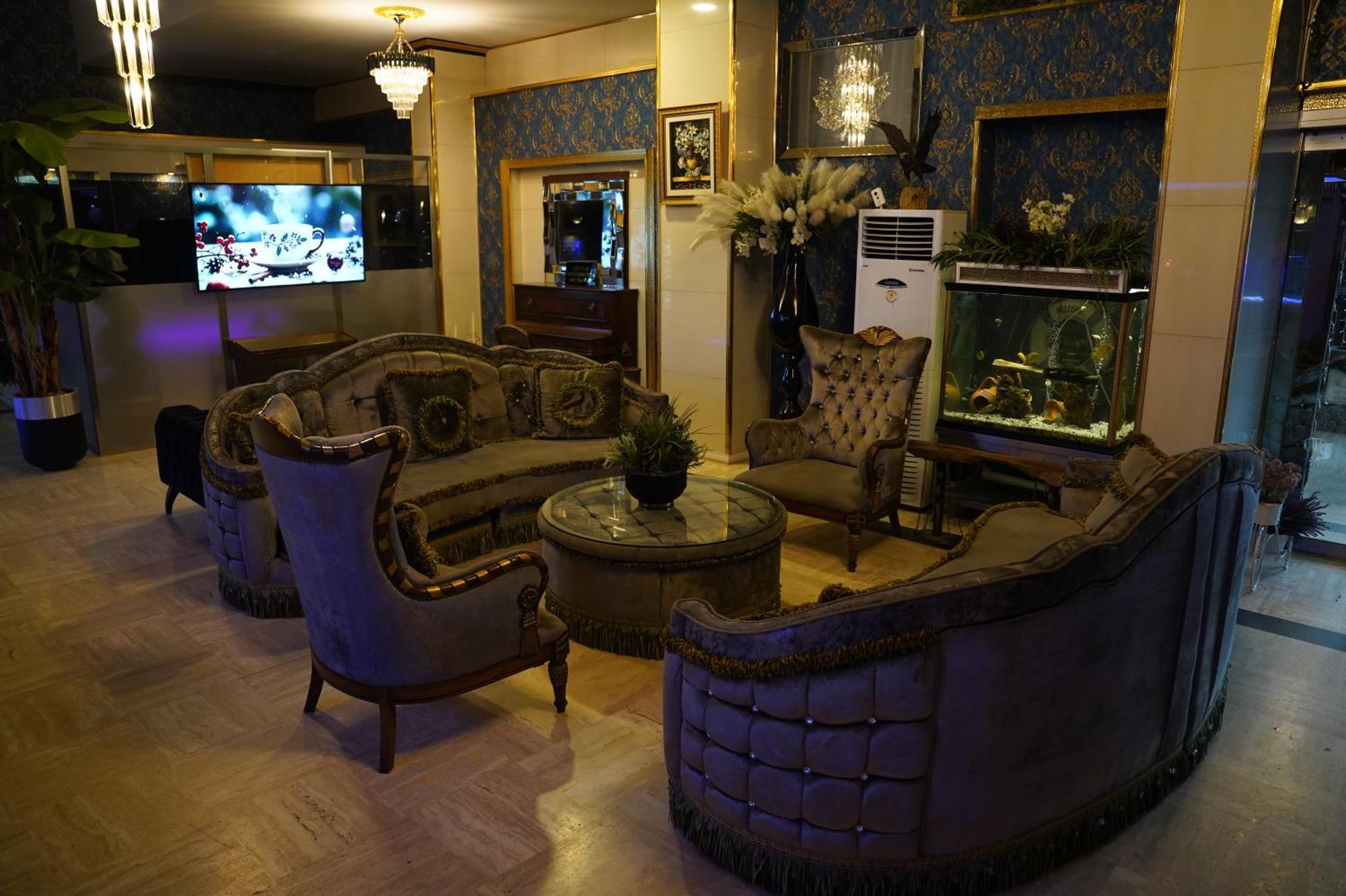 Safir Hotels Сіліврі Екстер'єр фото