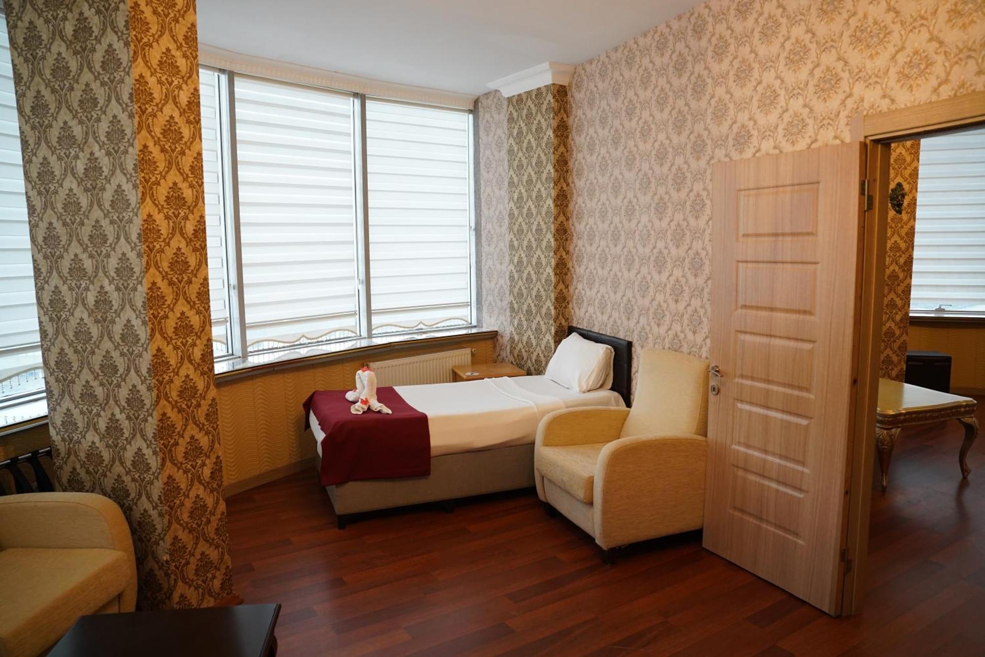 Safir Hotels Сіліврі Екстер'єр фото