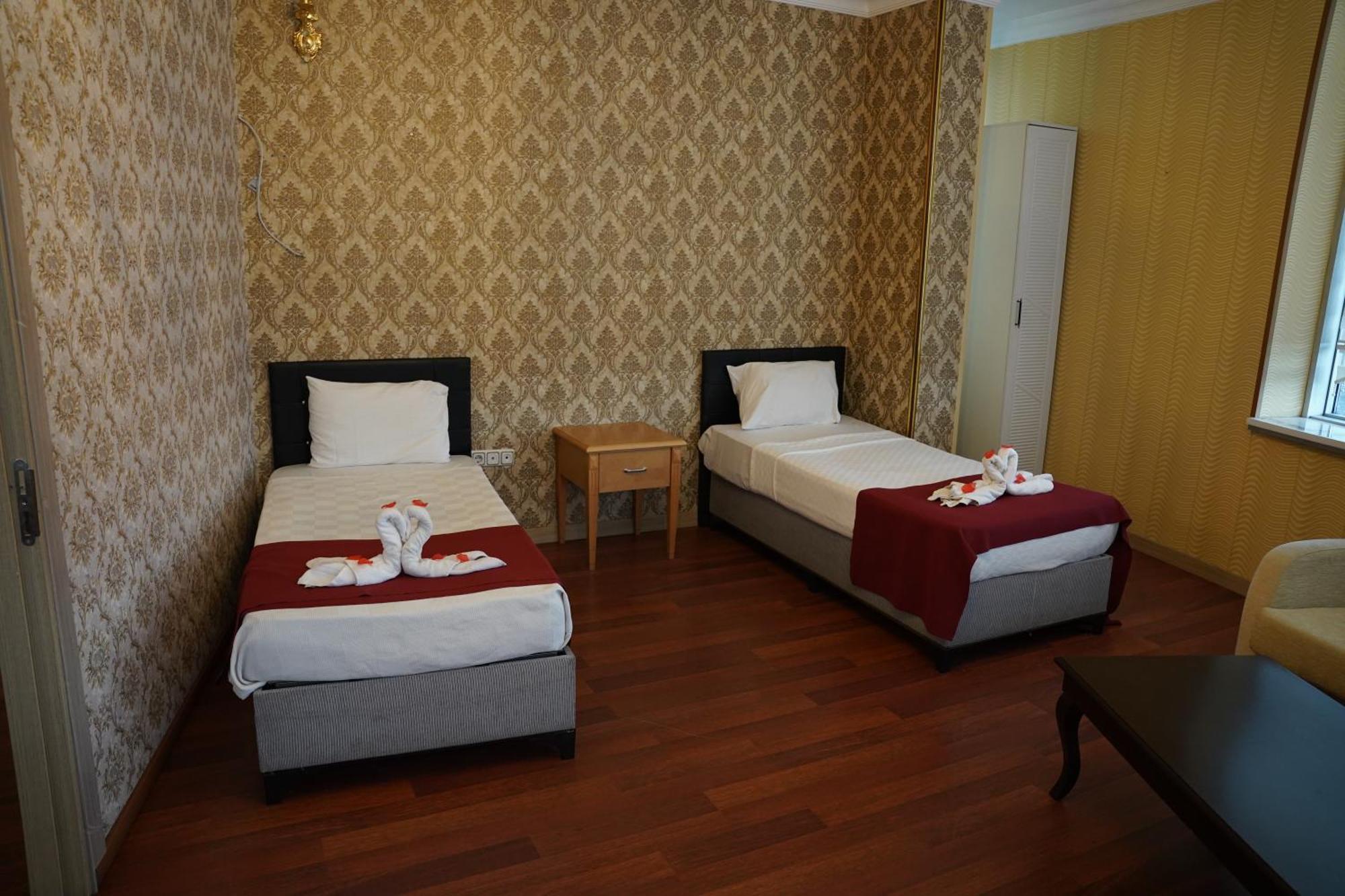 Safir Hotels Сіліврі Екстер'єр фото