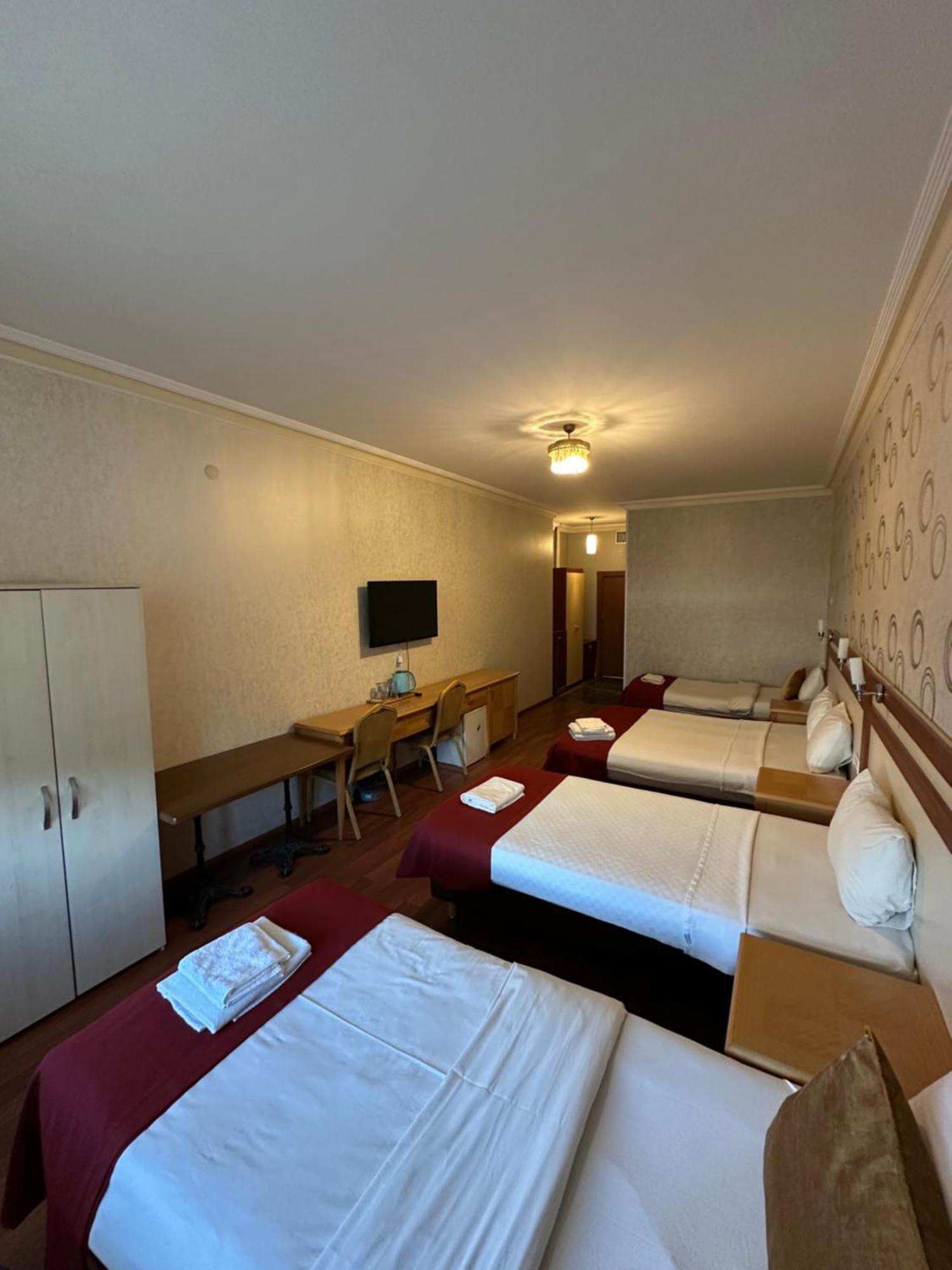 Safir Hotels Сіліврі Екстер'єр фото